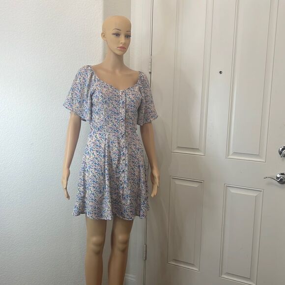 Sienna Sky Dress Size Small Sweet Heart Neck Short Sleeve Floral Mini Blue Pink - Picture 1 of 12